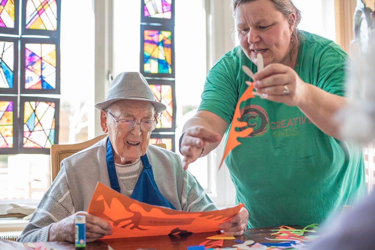 intergenerational art sessions