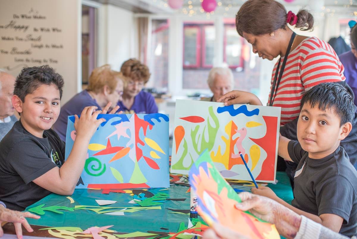 intergenerational art sessions
