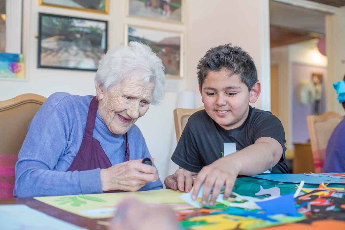 intergenerational art sessions